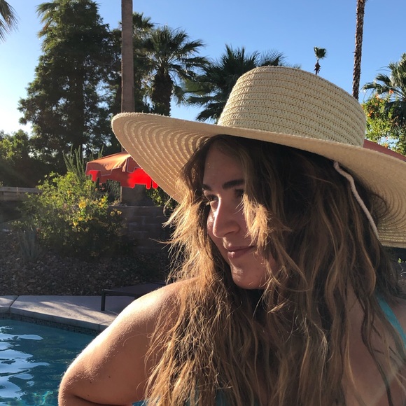 Meet your Posher, Ava - Picture 3 of 3